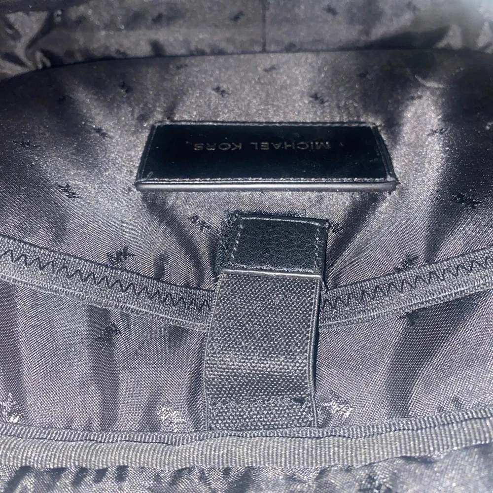 Micheal Kors crossbody bag - Picture 5 of 5